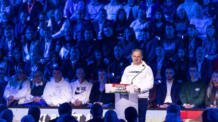 DPK Esztergom
Fidesz kampány
Erős Gábor