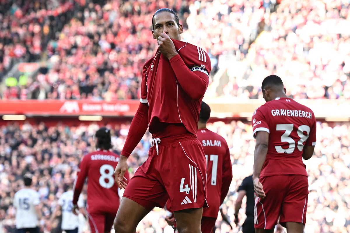 A Liverpool csapatkapitánya, Virgil van Dijk öröme a gólt érő fejese után