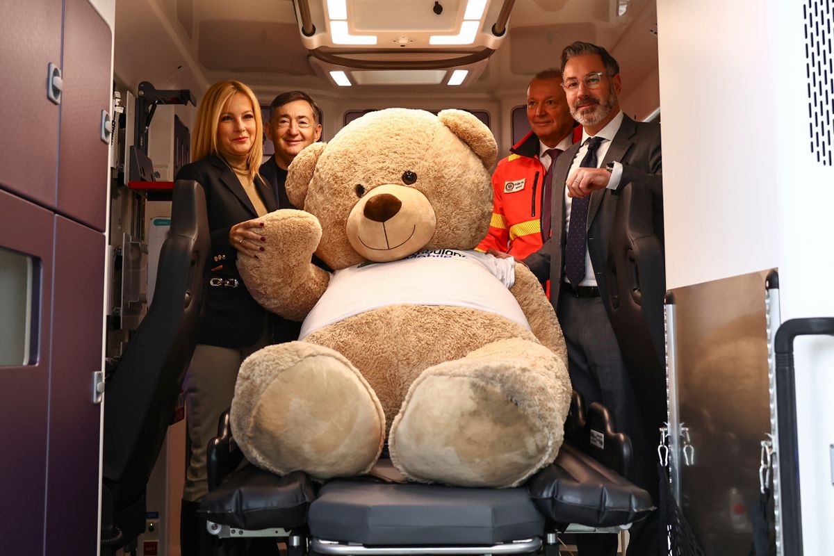 Pro Filii mentőutó átadása
Orszáhgos Mentőszolgálat
Mészáros csoport
Mészáros Lőrincz
Várkonyi Andrea