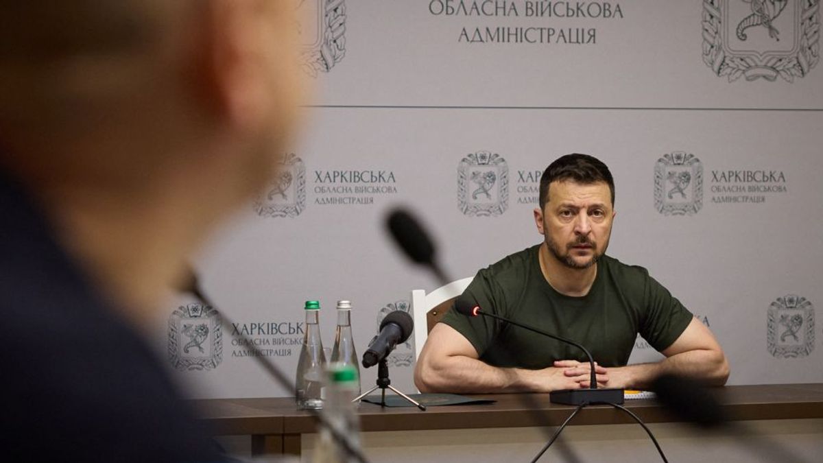 Zelenszkij szerint mindenki hibás az ukrajnai állapotokért, csak ő nem