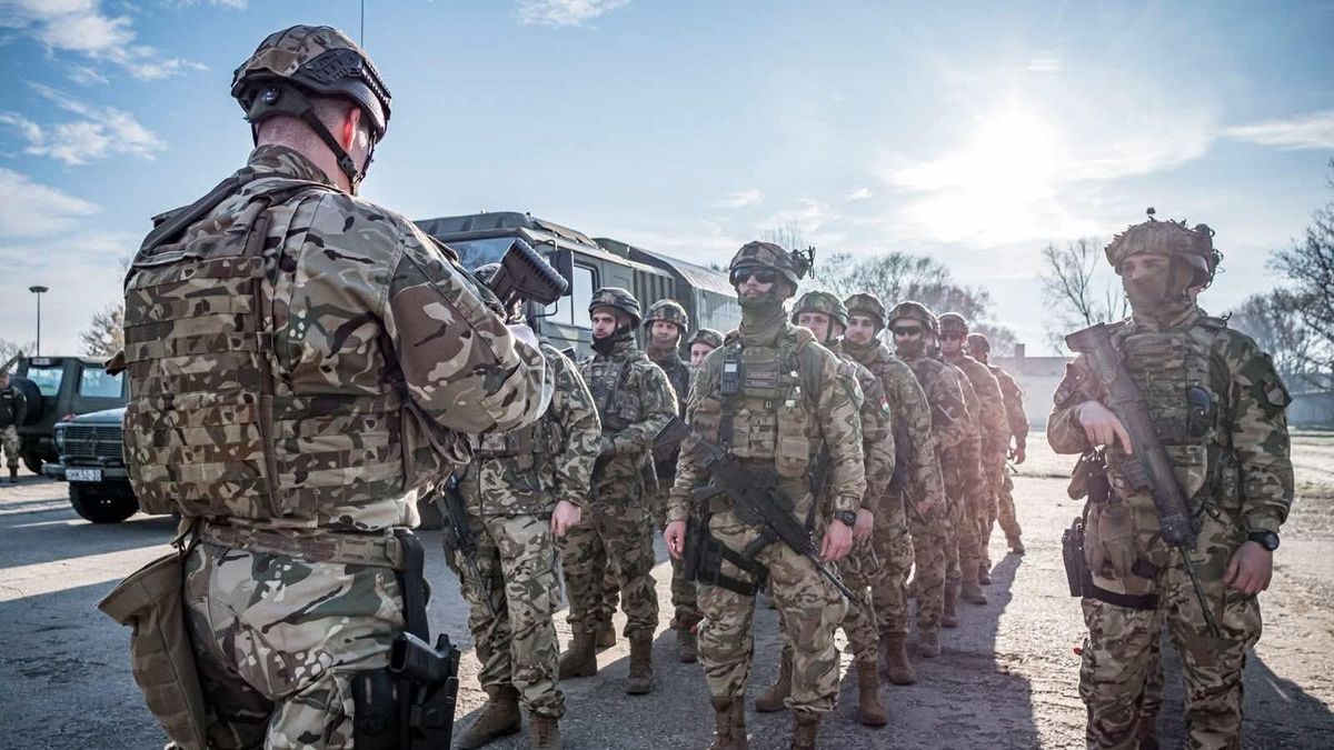 Példátlan a terrorfenyegetettségi szint jelenlegi emelése