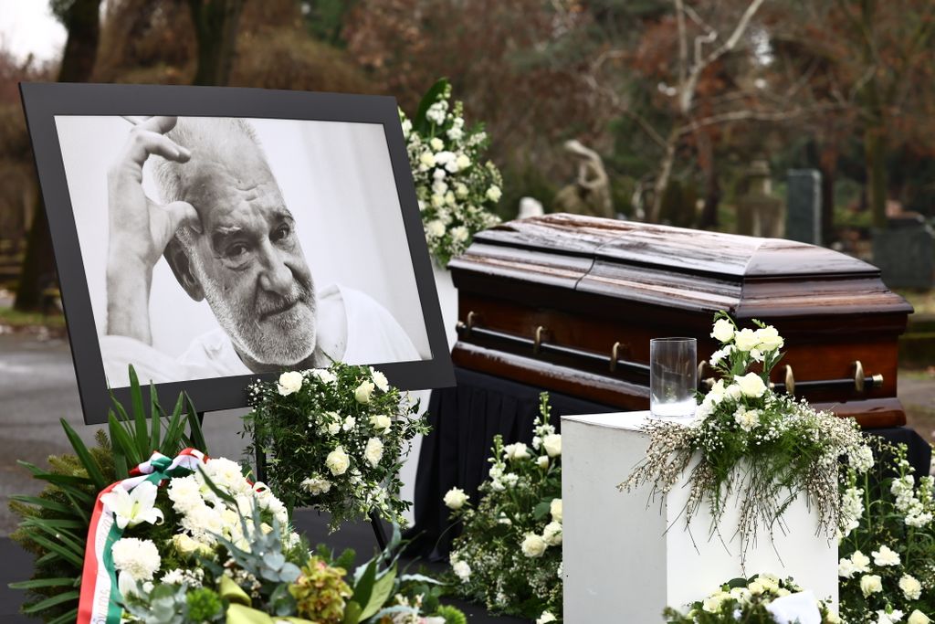 Tarr Béla temetése