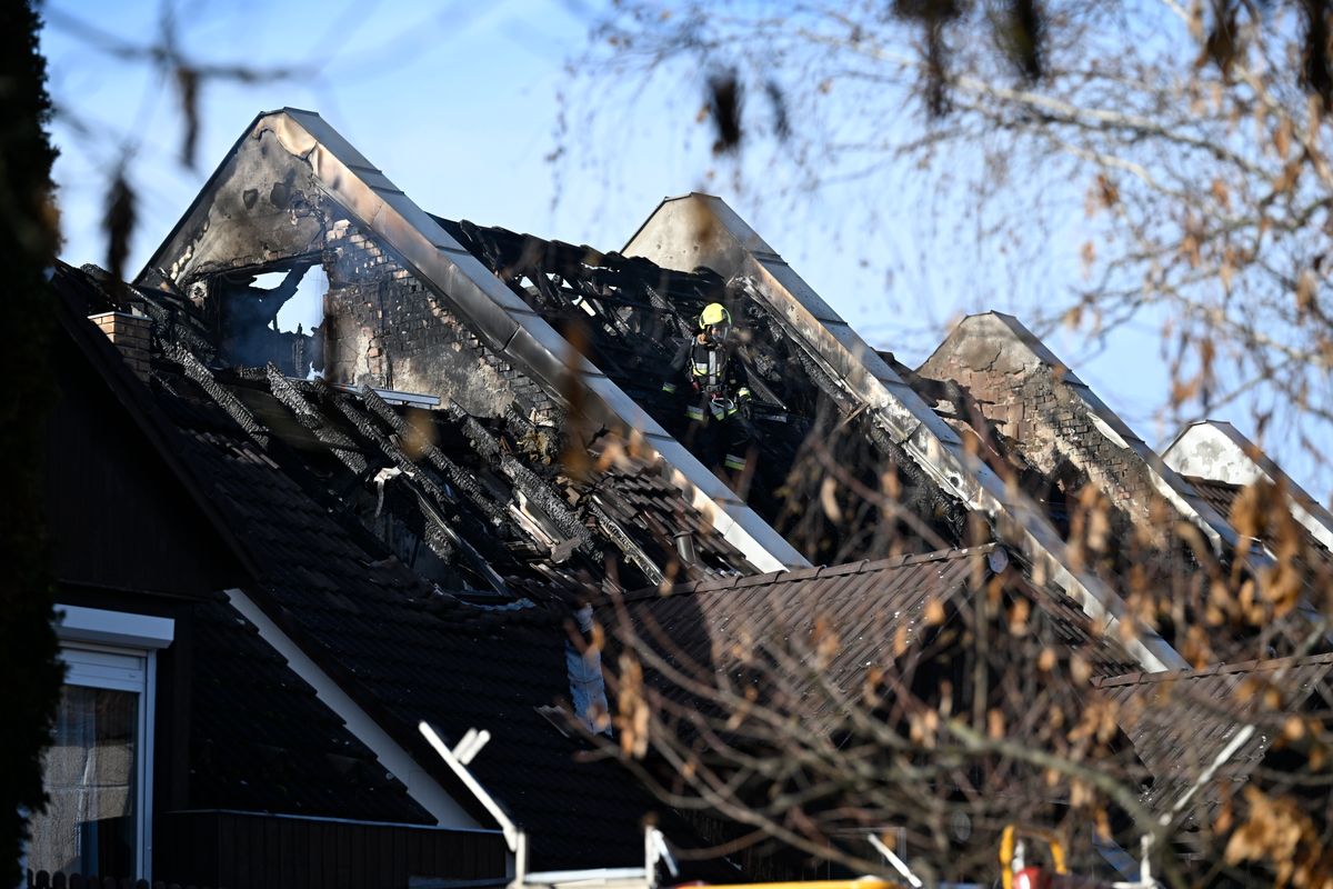 2026. február 13-án egy hatalmas robbanás után tűz keletkezett a Pest vármegyei Budakeszin, a Zichy Péter utcában