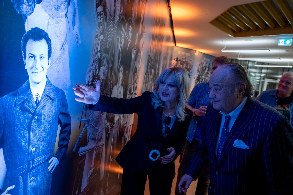 Budapest, 2026. február 27.A Korda György és Balázs Klári előadóművész-házaspár a Onstage/Backstage címmel róluk nyílt pop-up kiállítás megnyitóján a Magyar Zene Háza Popkulturális Klubkönyvtárában 2026. február 27-én.MTI/Kovács Márton