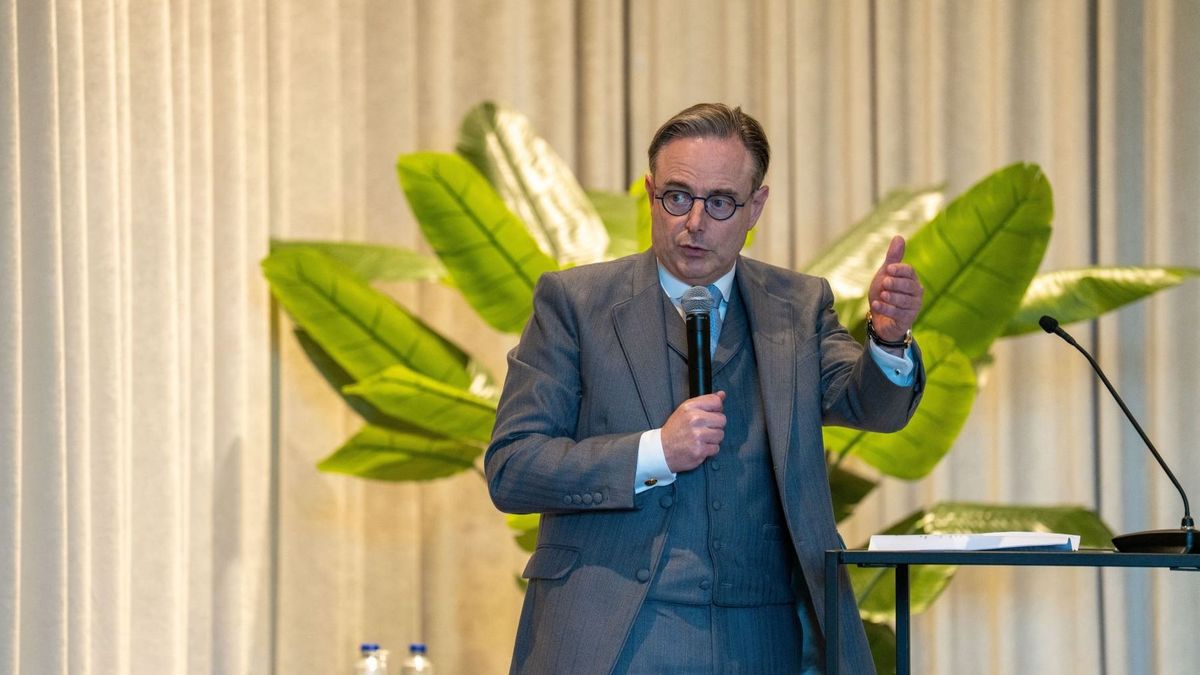 Belga miniszterelnök: Stratégia nélküli háborút finanszírozunk