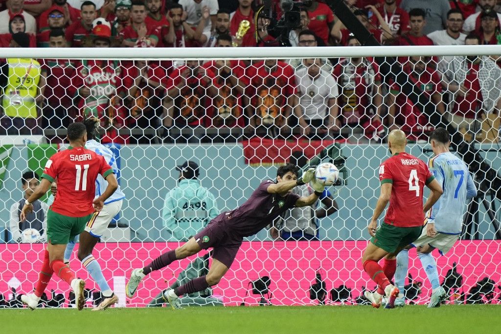 A kapusok szerepe egyre fontosabb, ezt a marokkói válogatott hálóőre is bizonyította 2022-es katari vb-n a spanyolok elleni büntetőpárbajban