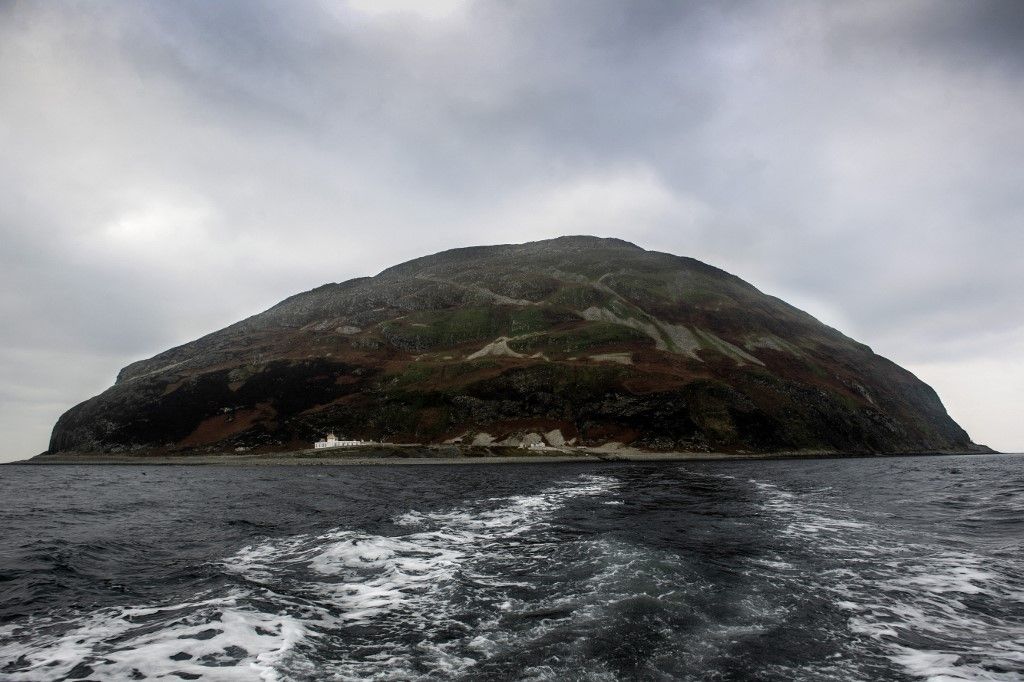 Ailsa Craig madártávlatból. Félúton Glasgow és Belfast között