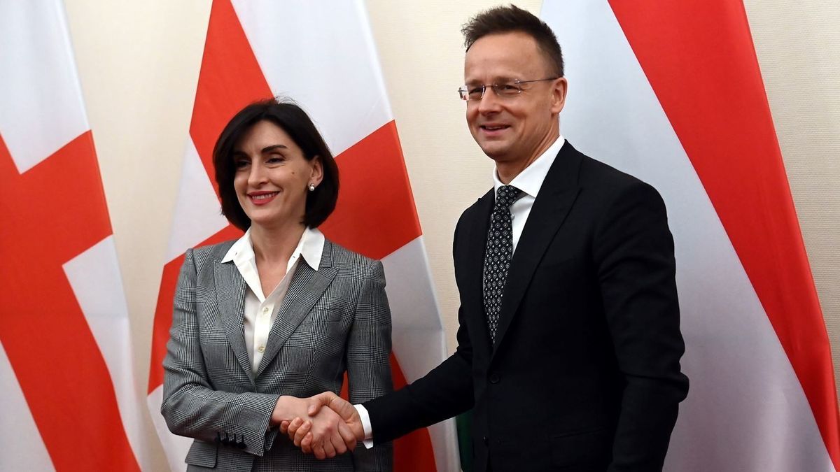 Szijjártó Péter szerint új világrend jön: aki enged a zsarolásnak, elbukik