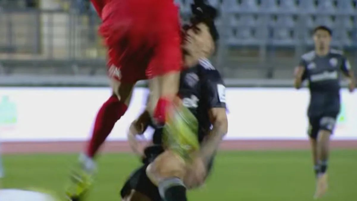 Mentő vitte el a magyar válogatott futballistát, klubja üzent a brutalitás után