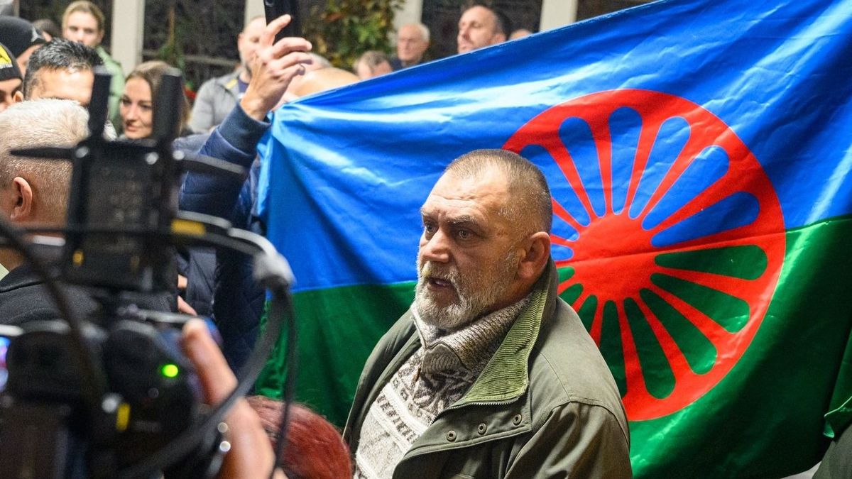 „Még a földön is rúgtak”  – megszólalt a férfi, akit összevertek a tiszás provokátorok