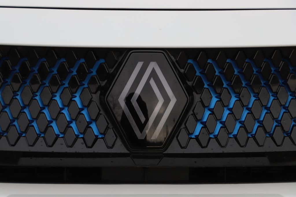 Renault Rafale PHEV teszt