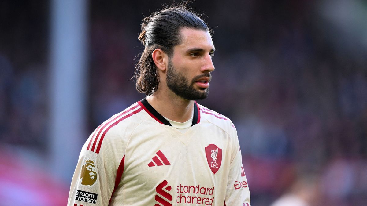 Slot döntött a Liverpool meccse előtt, Szoboszlai visszatér a régi helyére