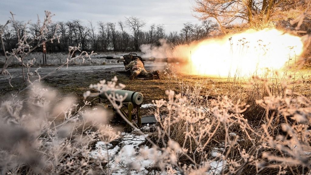 An operator fires a MILAN portable anti-tank missile system (ATGM) under the supervision of an instructor during professional training sessions to improve ATGM operators' skills from the 65th Mechanised Brigade and attached units in Ukraine, on January 4, 2026. (Photo by Dmytro Smolienko/Ukrinform)NO USE RUSSIA. NO USE BELARUS. (Photo by Ukrinform/NurPhoto) (Photo by Dmytro Smolienko / NurPhoto via AFP)