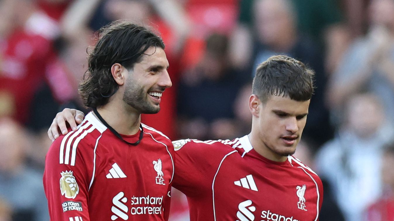 Kerkez Milos


Liverpool's Hungarian midfielder #08 Dominik Szoboszlai (L) walks off with Liverpool's Hungarian defender #06 Milos Kerkez (C) and Liverpool's Egyptian striker #11 Mohamed Salah (R) at the end of the English Premier League football match be