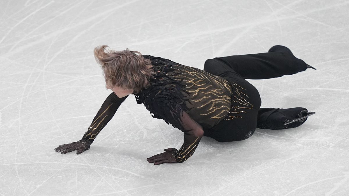 Istenként hirdeti magát, a halandók között is a vert mezőnyben végzett