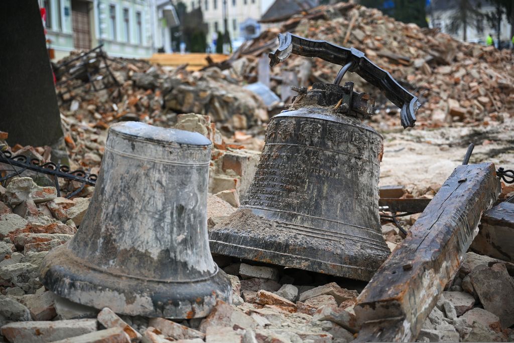 Leomlott a szilágycsehi református templom tornya