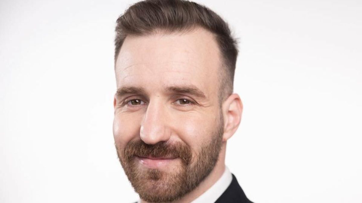 A bal kezében ott volt a sniccer, a jobb kezével ütött – megszólalt lapunknak a megtámadott fideszes aktivista