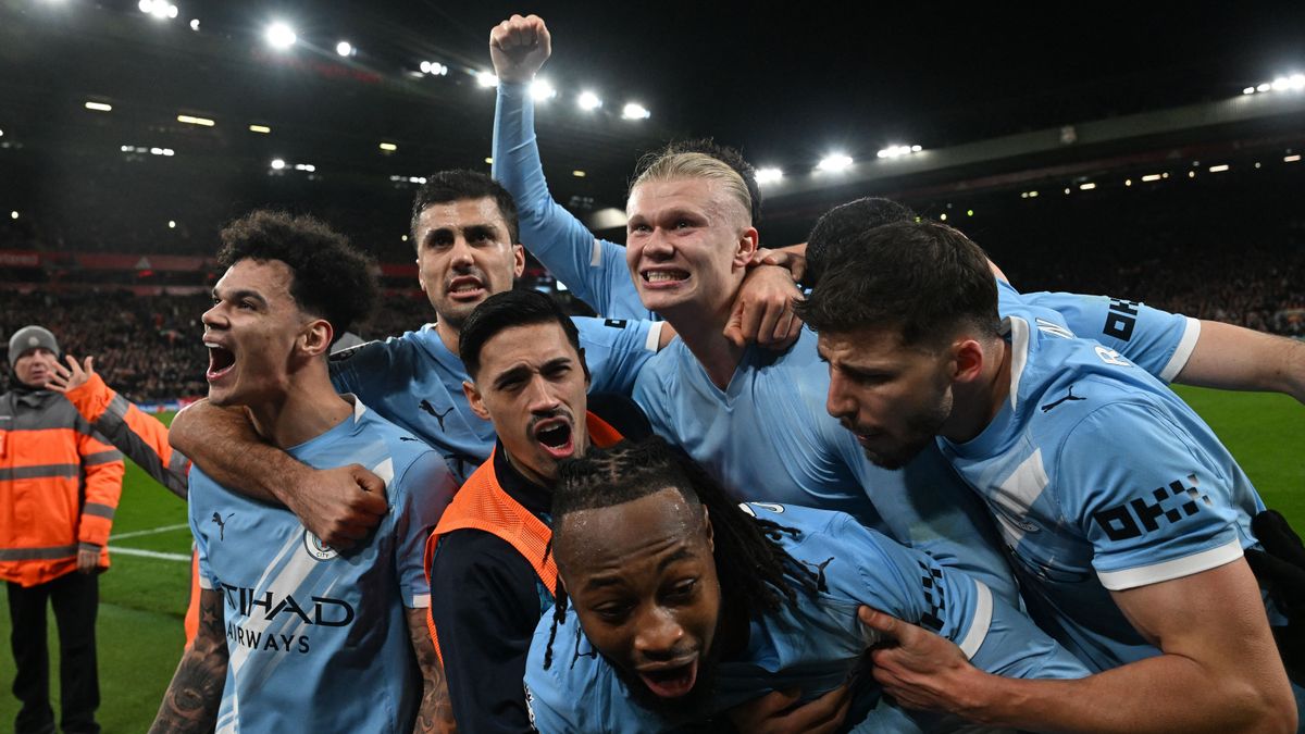 Már rátette a kést az Arsenal torkára a City, miközben koktélozni küldi játékosait Guardiola