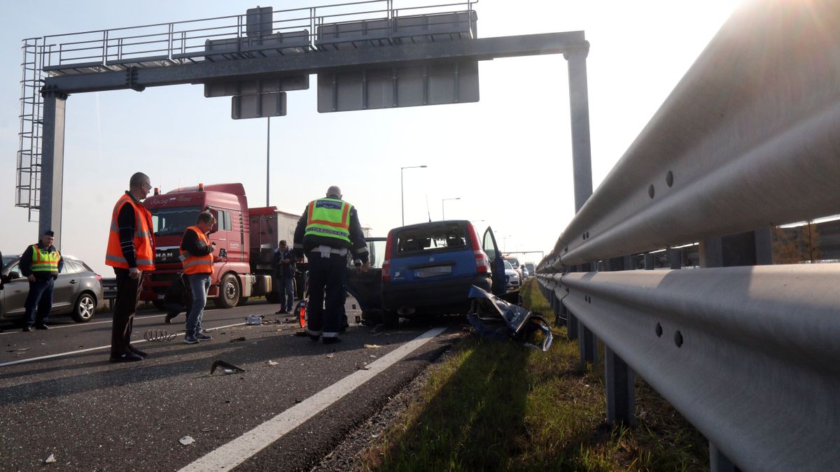 Öt autó karambolozott egy forgalmas fővárosi úton