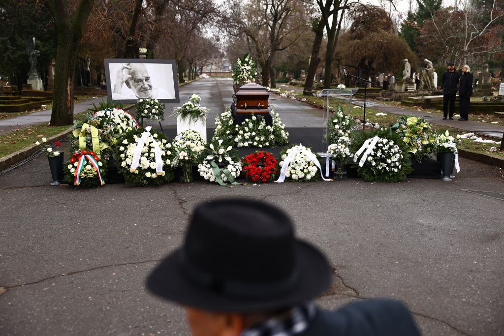 Tarr Béla temetése