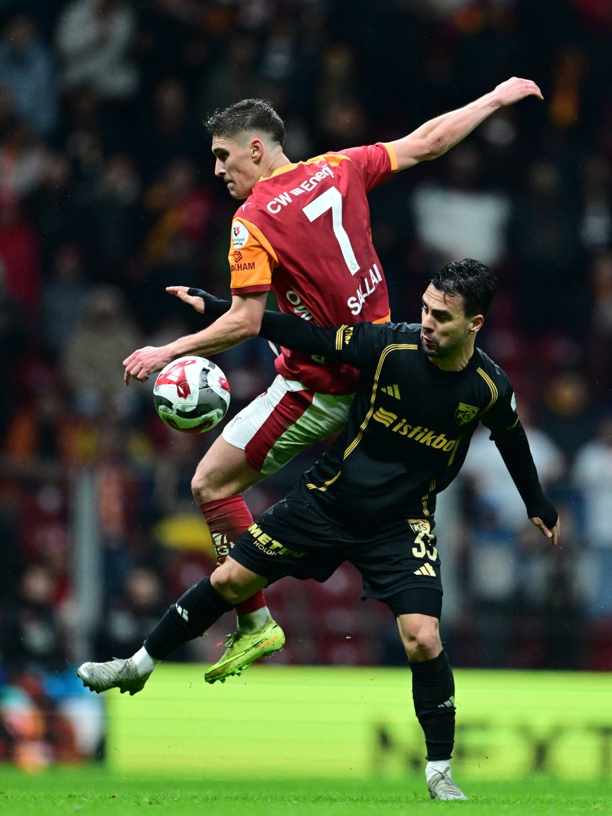 Sallai Roland ismét a Galatasaray kezdőcsapatában kapott helyet