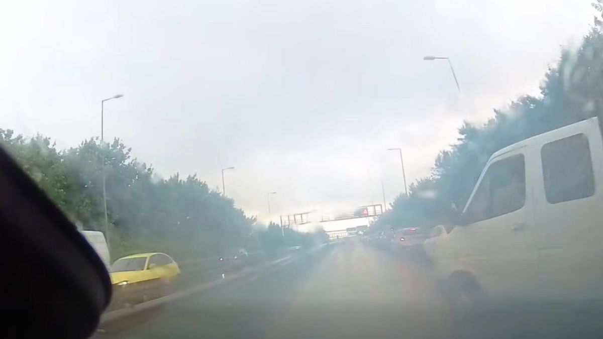 Nagyot akart menteni a figyelmetlen vezető, katasztrófa lett belőle + videó