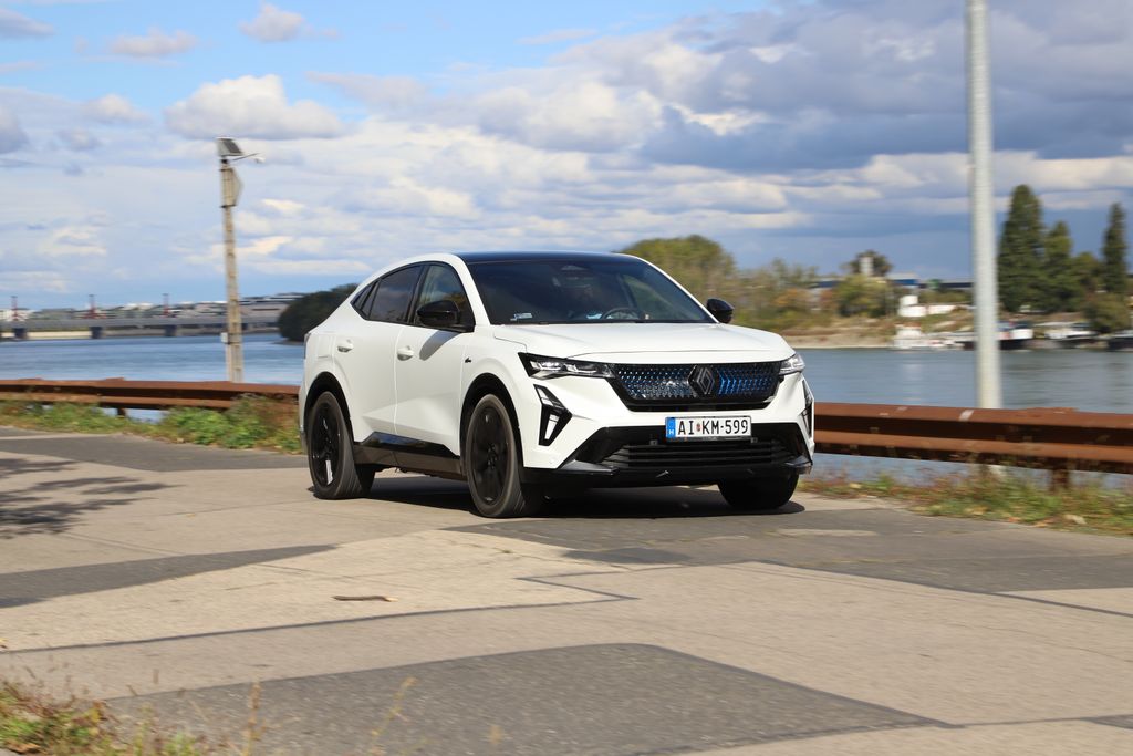 Renault Rafale PHEV teszt