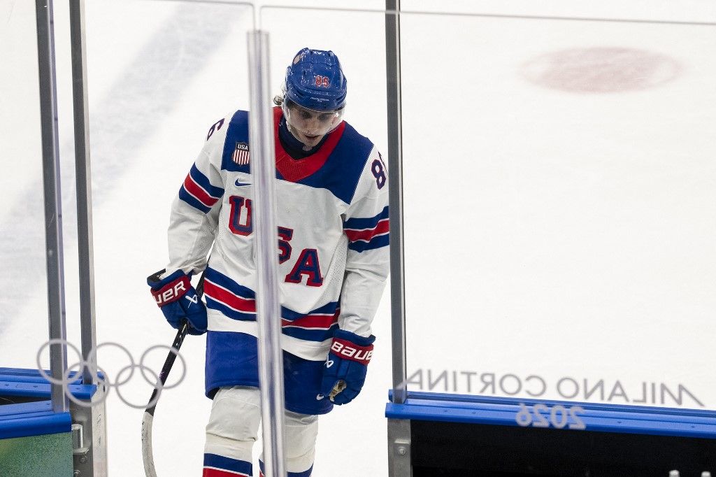 A pillanat, amikor Jack Hughes azt hitte, minden összemlott, miatta került emberhátránya az USA Kanada ellen. Aztán győztes góllal segített Amerikát olimpiai aranyhoz