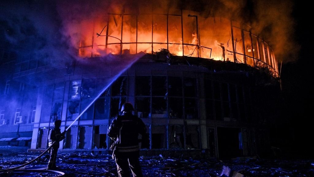 Ukrán háztartások ezrei maradtak áramellátás nélkül