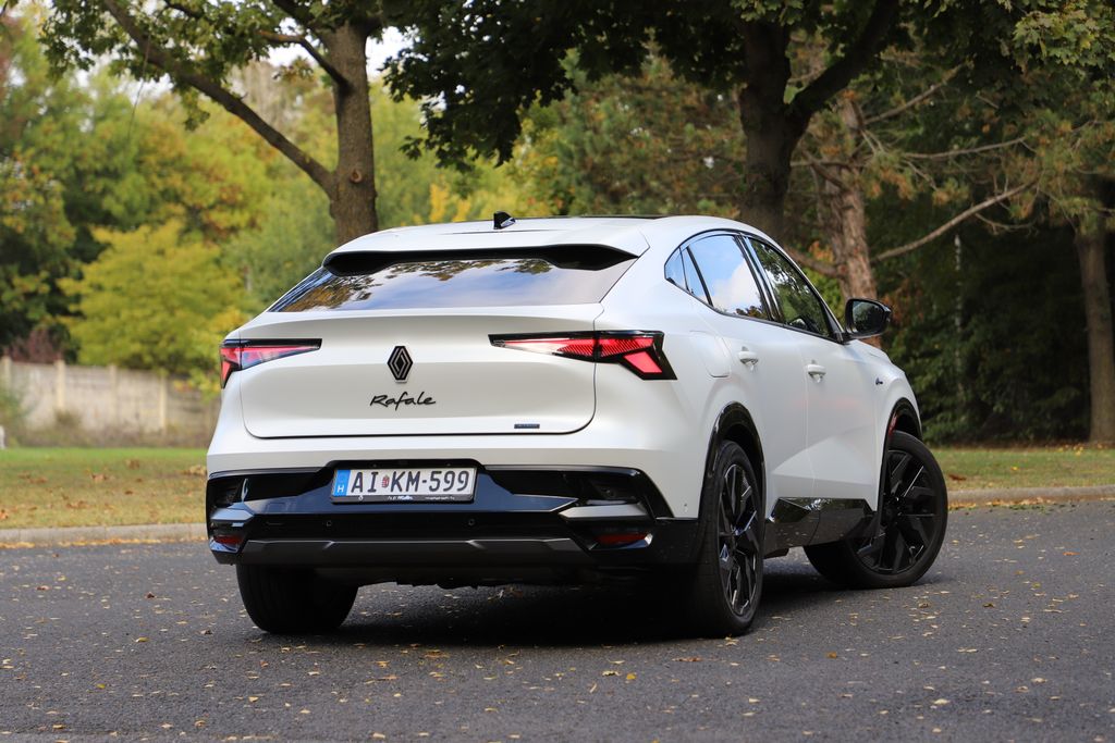 Renault Rafale PHEV teszt