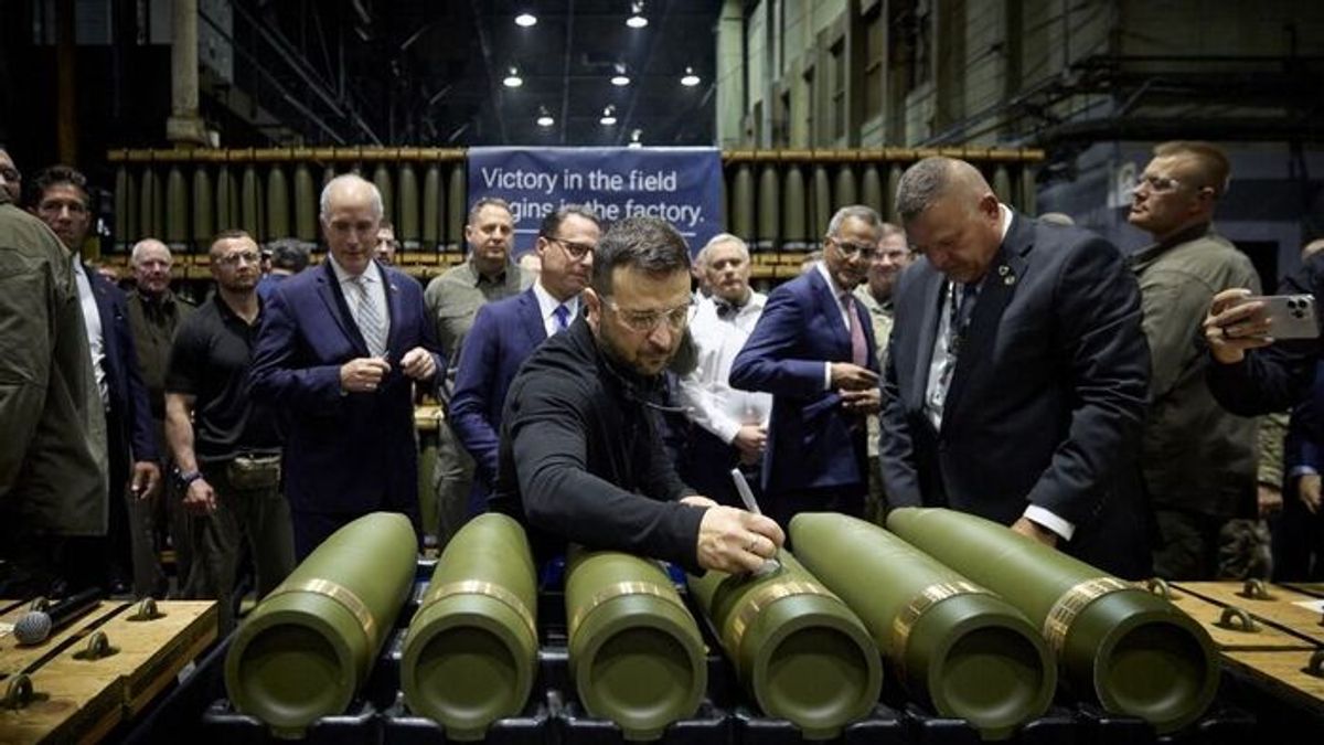 Zelensky’s Officer Threatens Hungary With Military Invasion + Video