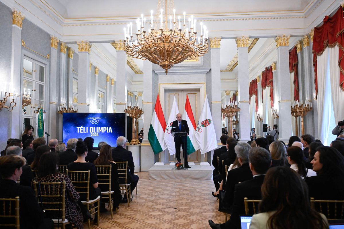 Budapest, 2026. január 24.
Sulyok Tamás köztársasági elnök beszédet mond a február 6-án kezdődő milánói-cortinai téli olimpiára utazó magyar csapat eskütételén a Sándor-palotában 2026. január 24-én.
MTI/Bruzák Noémi