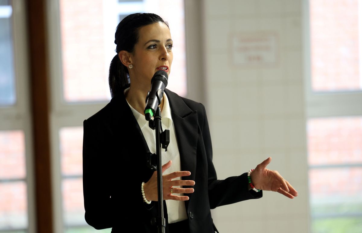 Szerencs, 2026. február 17.
Koncz Zsófia, a Kulturális és Innovációs Minisztérium családokért felelős államtitkára, a térség fideszes országgyűlési képviselője a szerencsi városi uszoda támogatásáról tartott sajtótájékoztatón 2026. február 17-én. A kormány 116 millió forint támogatást biztosít az uszoda idei működtetéséhez.
MTI/Vajda János