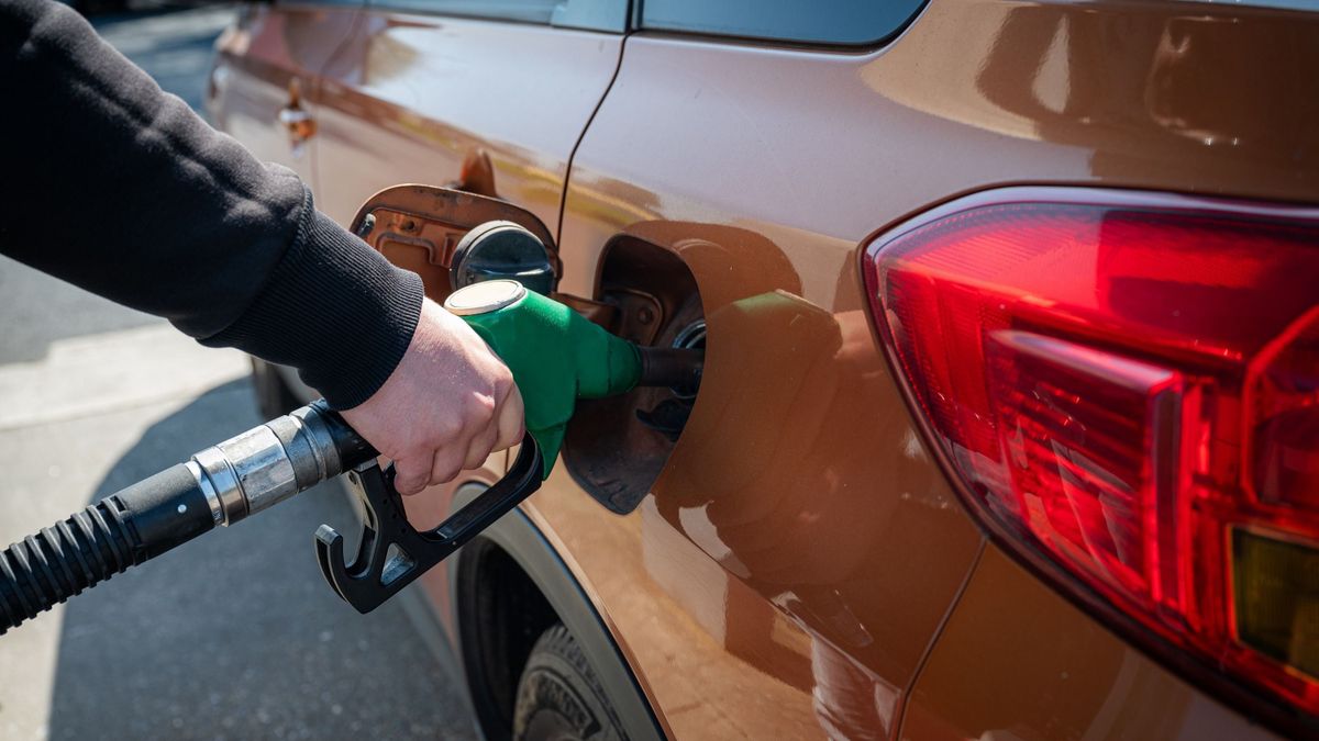 Szentkirályi Alexandra pontról pontra levezette, miért reális veszély, hogy ezer forint lehet egy liter benzin