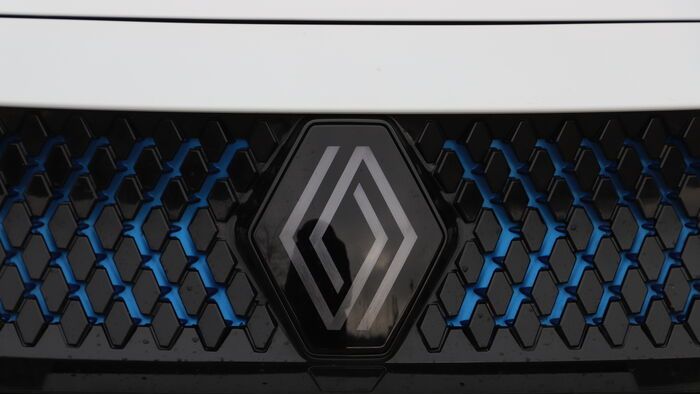 Renault Rafale PHEV teszt