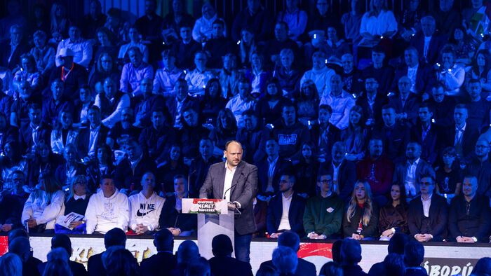 DPK Esztergom
Fidesz kampány
Hernádi Ádám