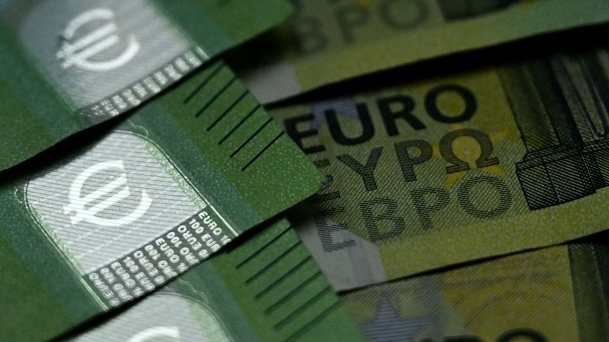 Hamis euróval fizettek a magyar férfiak Jász-Nagykun-Szolnokban, de arra nem gondoltak, hogy rendkívüli sebességgel haladnak a vesztükbe