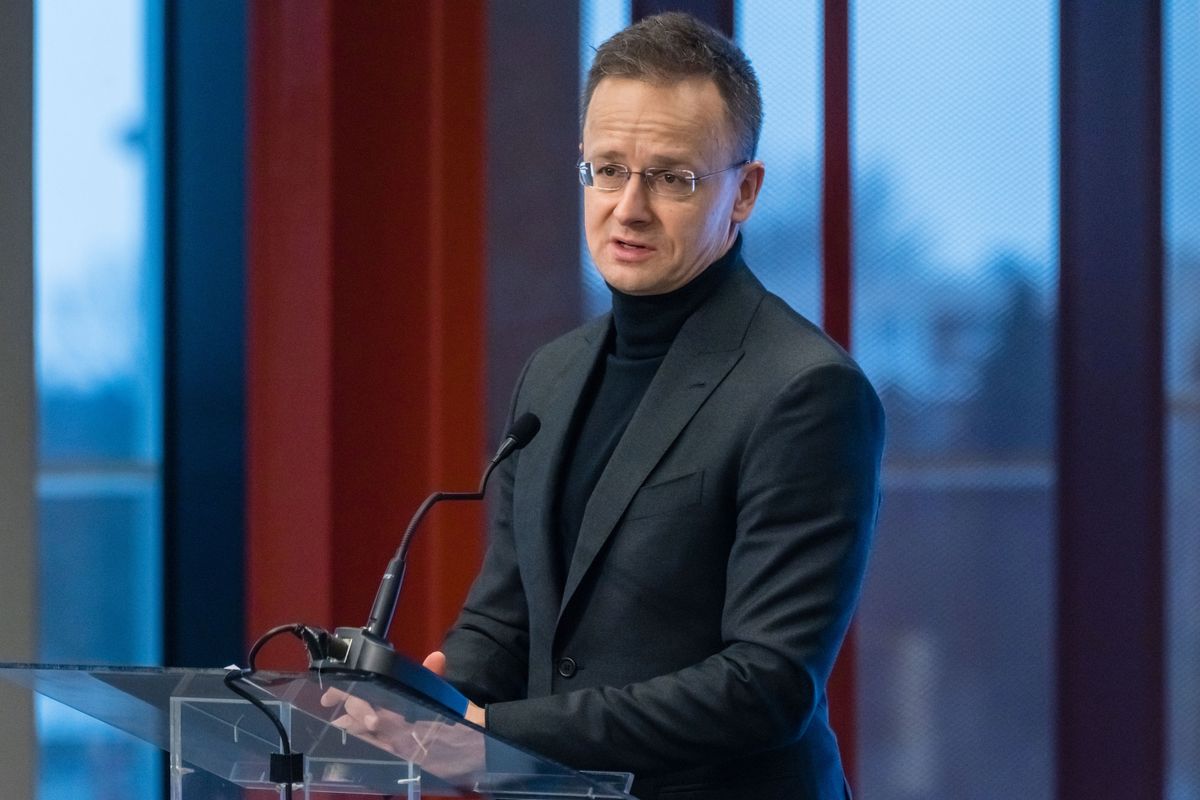 Nagykanizsa, 2026. február 10.
Szijjártó Péter külgazdasági és külügyminiszter beszédet mond a Meth Electric Transformers Kft. beruházásbejelentő ünnepségén Nagykanizsán 2026. február 10-én. Az olasz vállalat ötmilliárd forintnyi értékben bővíti kapacitását a városban, amihez a kormány 290 millió forint támogatást nyújt.
MTI/Katona Tibor