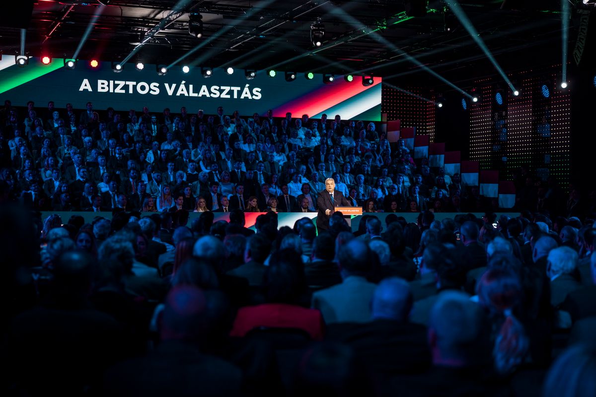 Budapest, 2026. február 14.A Miniszterelnöki Kommunikációs Főosztály által közreadott képen Orbán Viktor miniszterelnök évértékelő beszédét tartja a Várkert Bazárban 2026. február 14-én.MTI/Miniszterelnöki Kommunikációs Főosztály/Kaiser Ákos, kormányfő