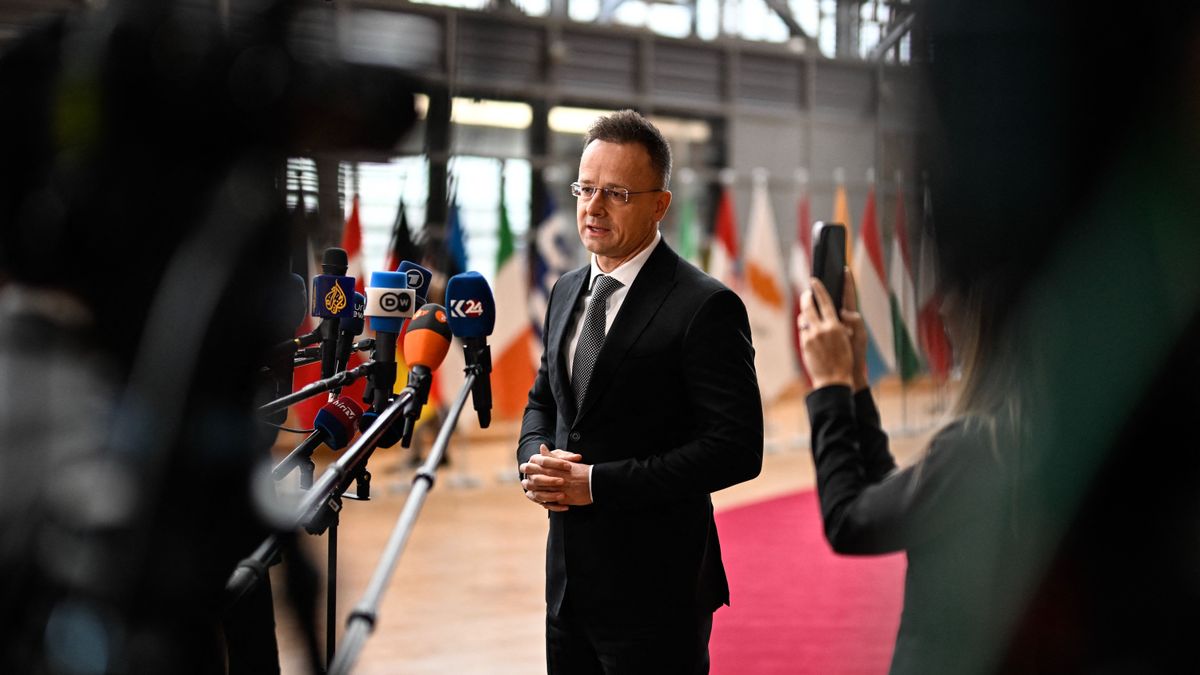 Szijjártó Péter helyre tette az újságírót