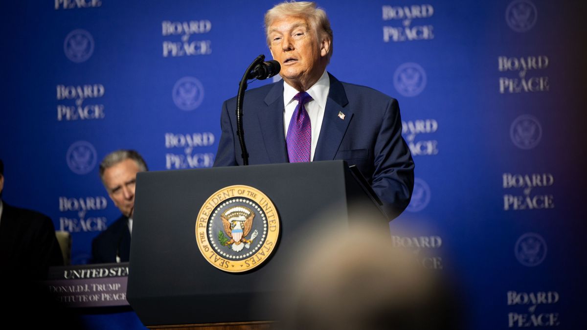 Trump a magyar választásokról beszélt a Béketanács első ülésén: „A teljes támogatásom Orbán Viktoré”