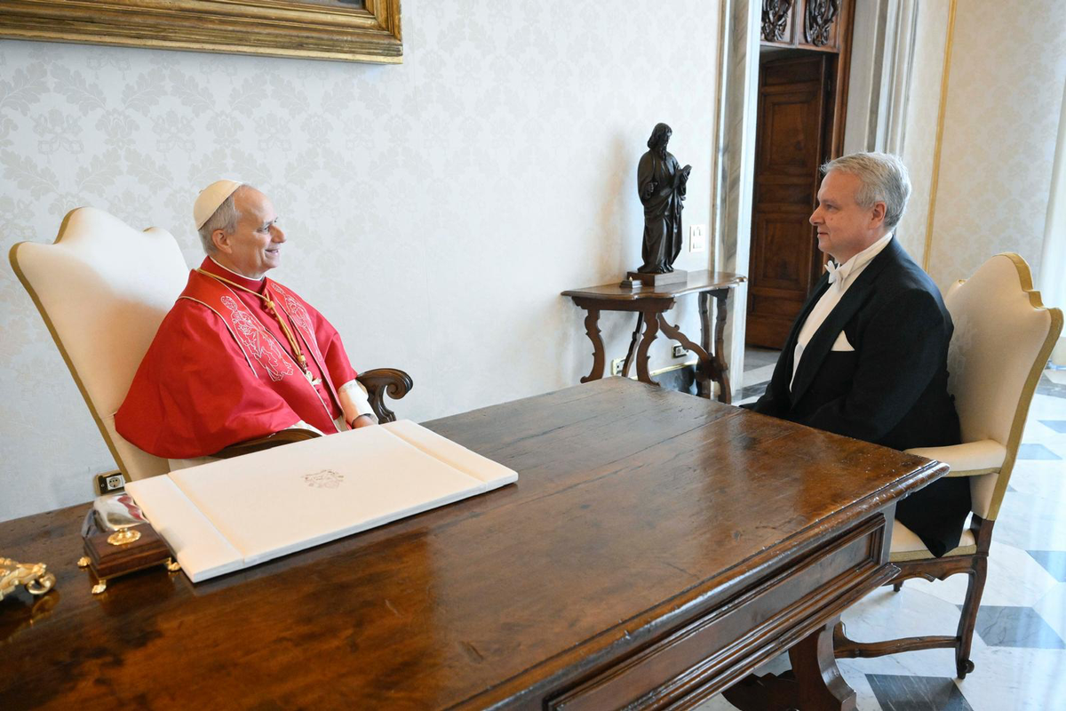 XIV. Leó pápa és Dr. Kveck Péter, Magyarország új szentszéki nagykövete