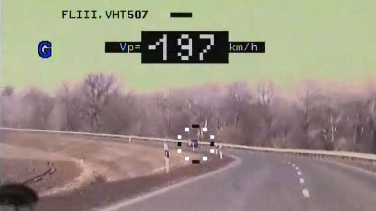 Felnevettek a rendőrök, amikor meghallották a kétszázzal száguldó gyorshajtó kifogását