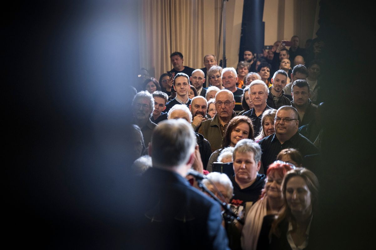 Orbán Viktor szerint a nemzeti kormány továbbra is a béke oldalán áll 