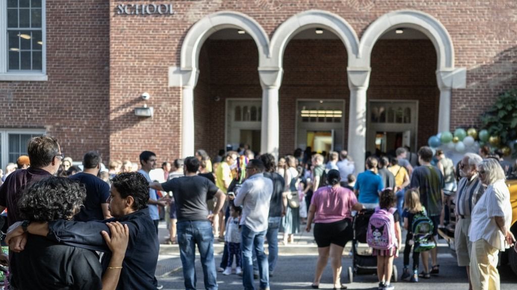 Baloldali tanárok több iskolában diákokat vontak be ICE-ellenes tiltakozásokba