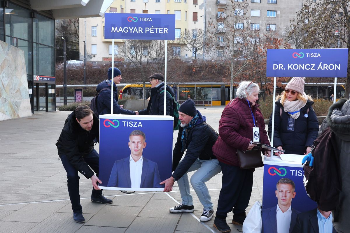 ajánlószelvények gyűjtése Széll Kálmán tér Tisza Párt