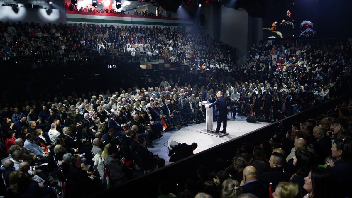 Háborúellenes nagygyűlés Szombathelyen – kövesse nálunk élőben