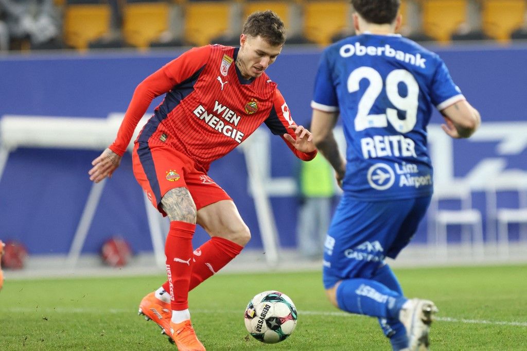 Bolla Bendegúz nem cseréli le a Rapid Wien mezét, most nem lehetett a Fradi játékosa