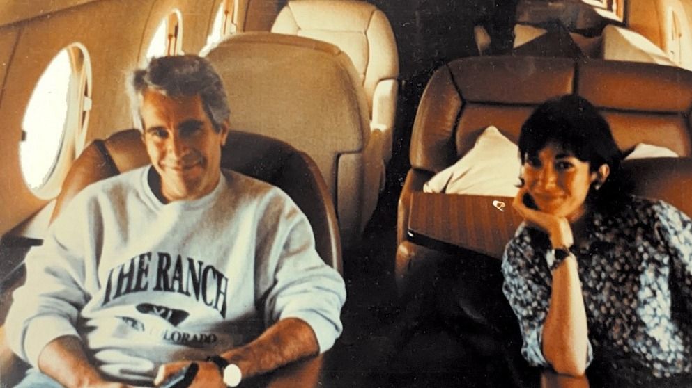Kegyelmi döntés fejében hajlandó beszélni Jeffrey Epstein börtönbüntetését töltő egykori barátnője