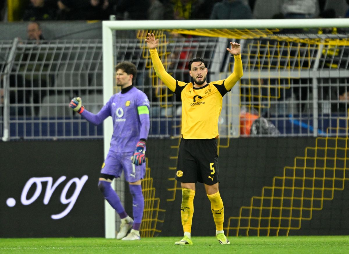 Rami ben-Szebajni (jobbra) volt az Atalanta elleni BL-meccs negatív főszereplője